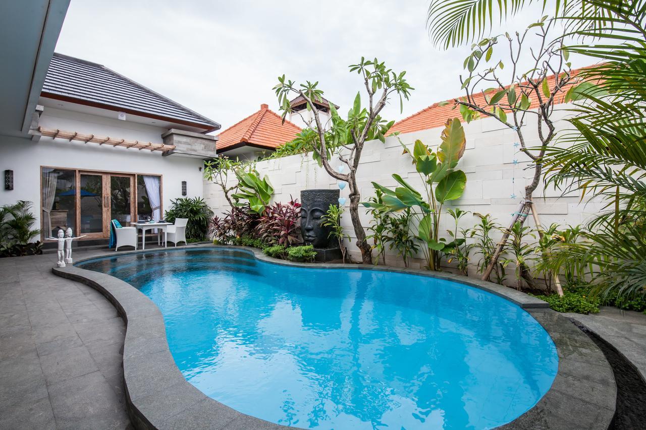 Ambermoon Villa 2 Seminyak Buitenkant foto