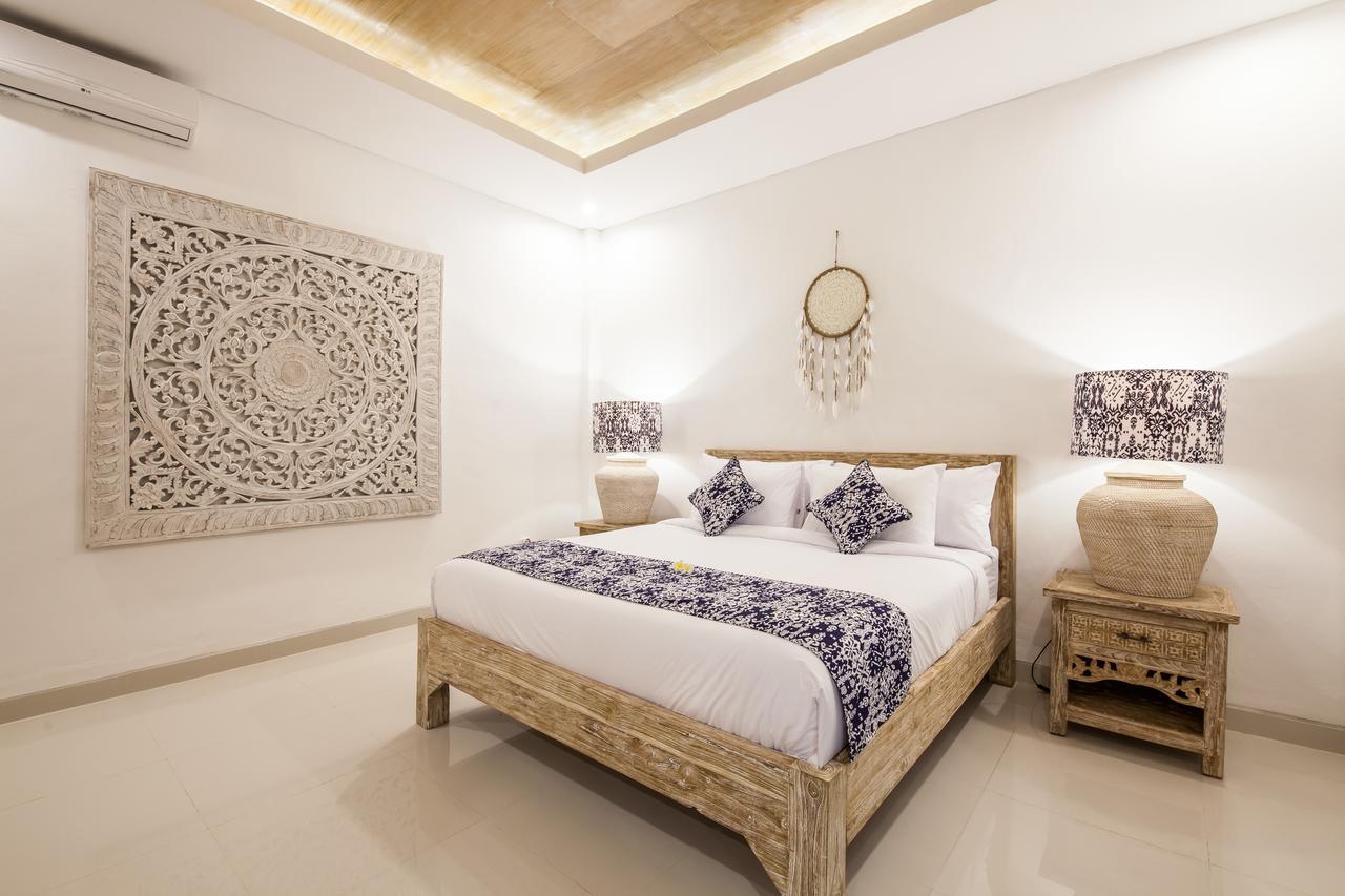 Ambermoon Villa 2 Seminyak Buitenkant foto